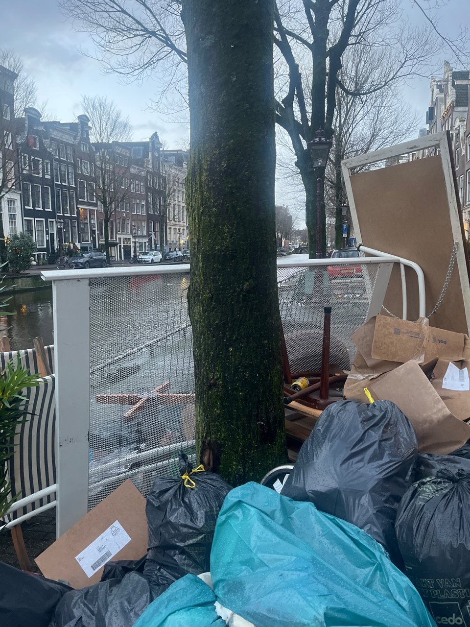 auping bedframe 
ik denk 140 breed