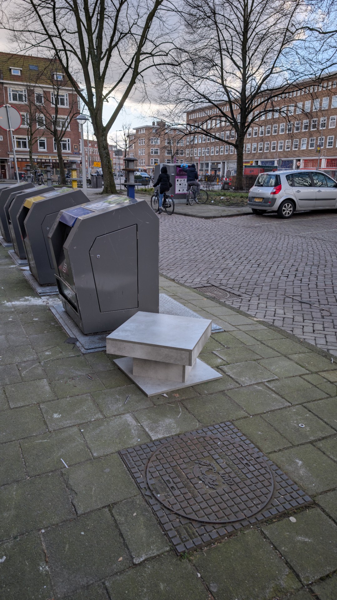 Small table / Kleine tafel