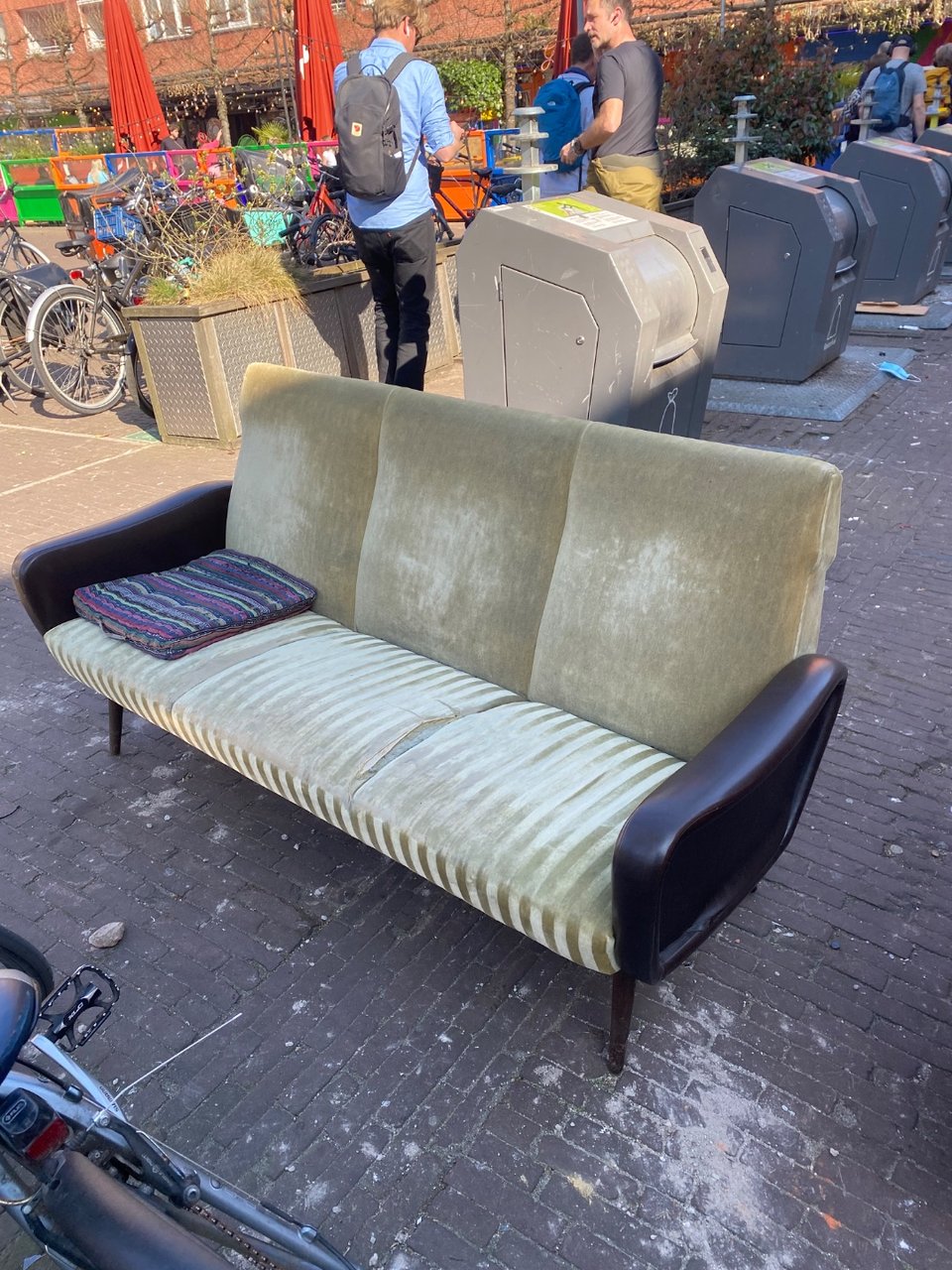 in front of Odonnells Irish Pub in de pijp