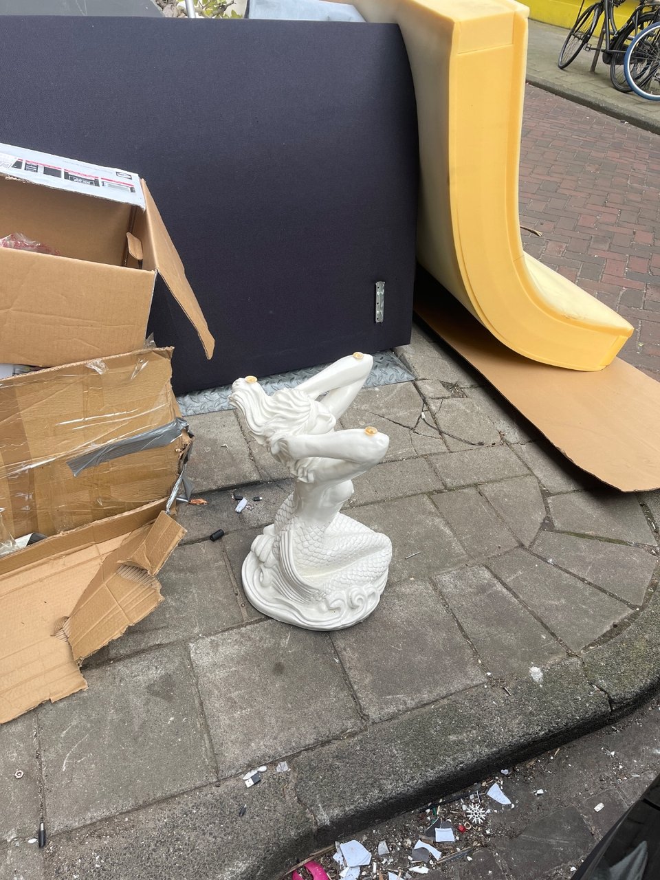 Zeemeermin tafel met ronde glazen plaat