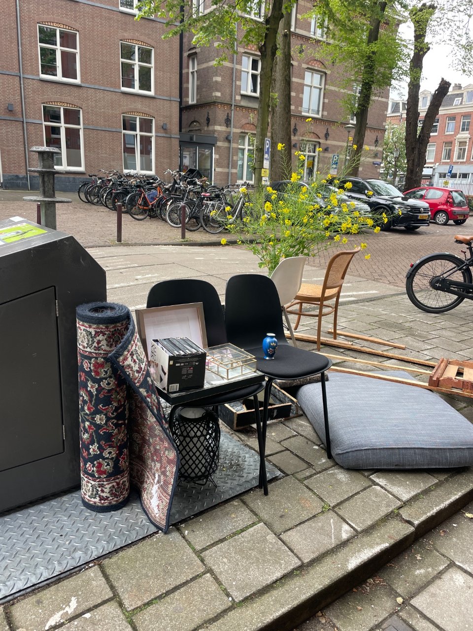 grofvuil  Domselearstraat 5
14:26