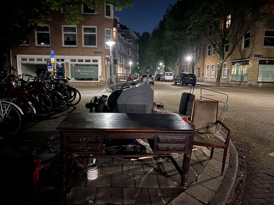 Real wood, very heavy, but beautiful and with key for the locker.