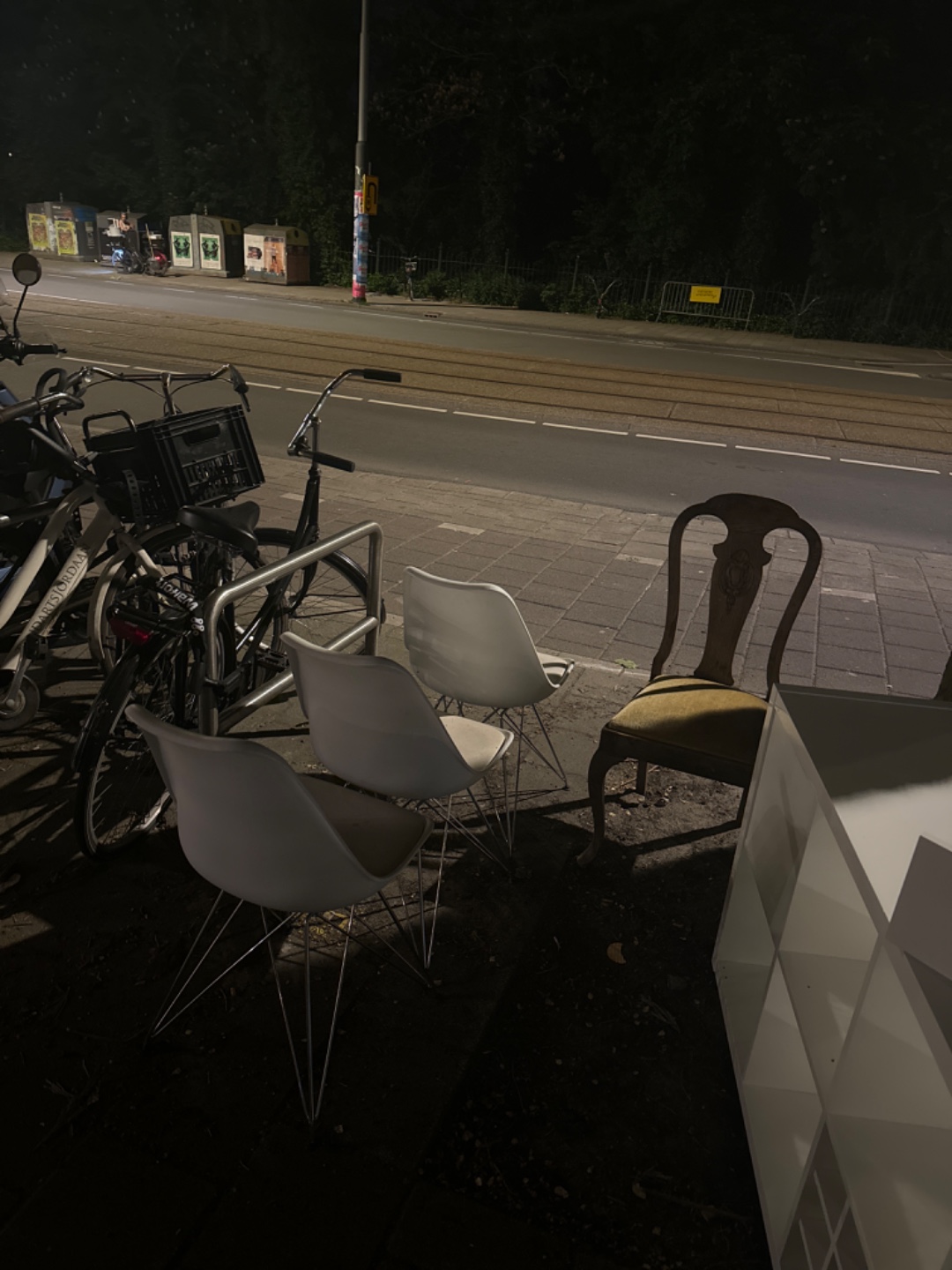 Very nice chairs and cabinet