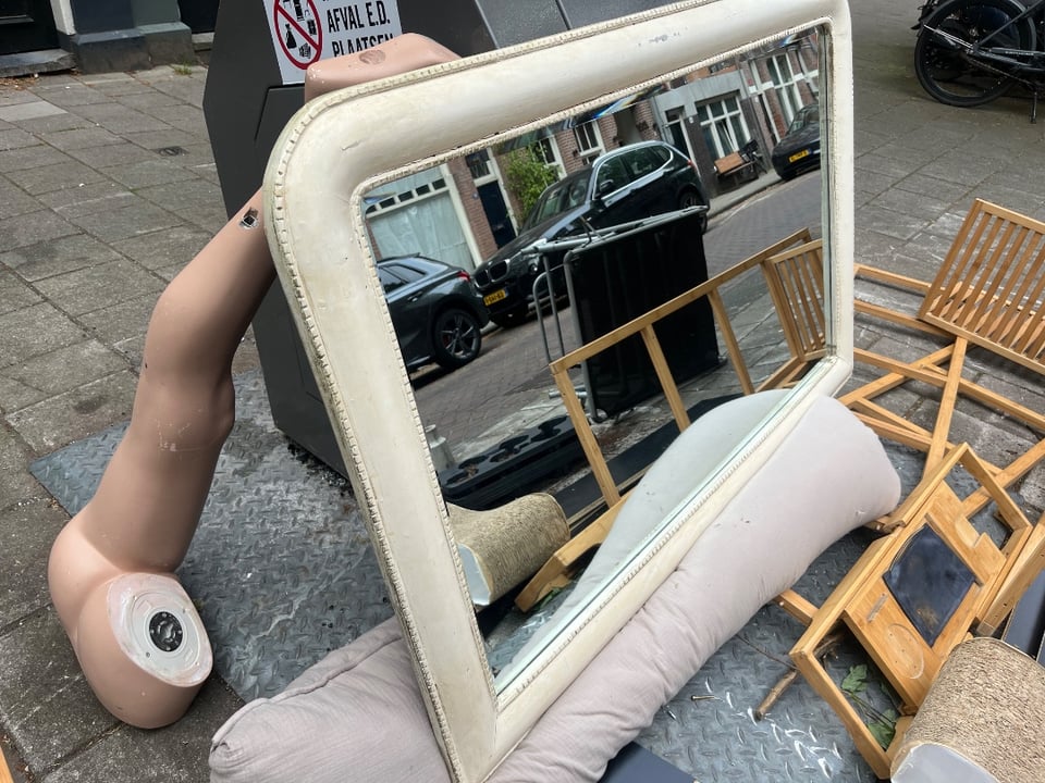 Mooi spiegel, houten lijst