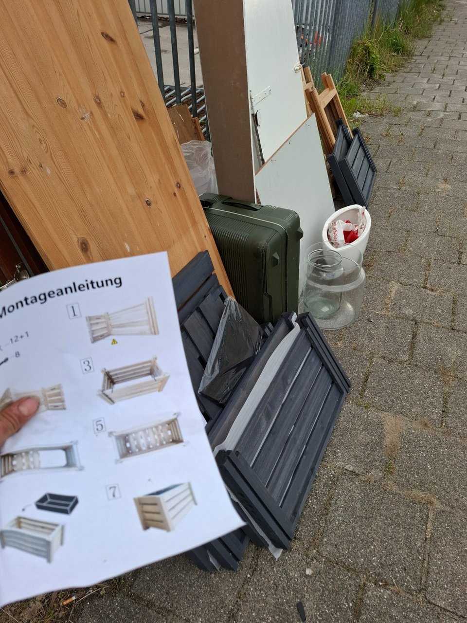 Lovely planters, pot, big glass jars. In front of the entrance to recyclepoint Henk Sneevlietweg!