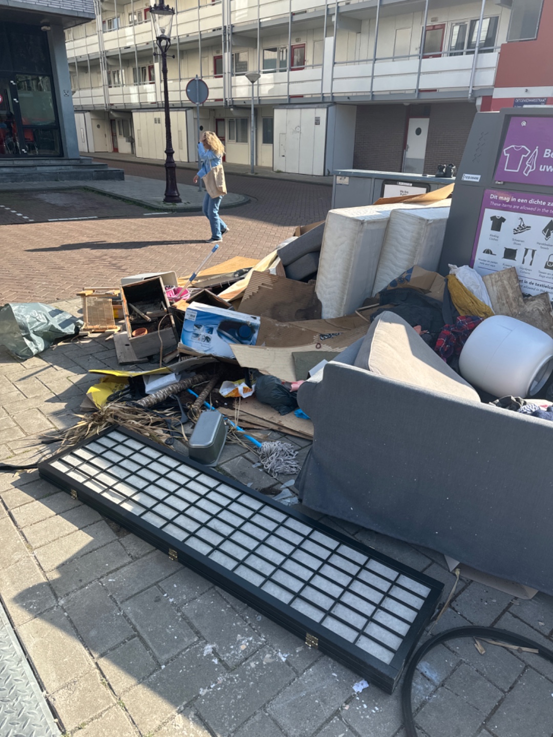 A lot of stuff, including what looks like a folding door?