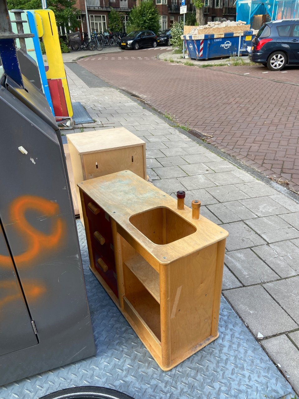 Wooden Kids kitchen and oven toys. Nice vintage condition. Also kids wooden garage toy.