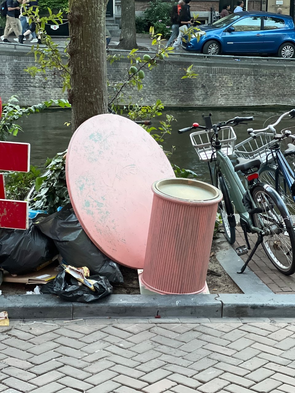 Perfect condition, demontabel, have to leave this beauty unfortunately :(