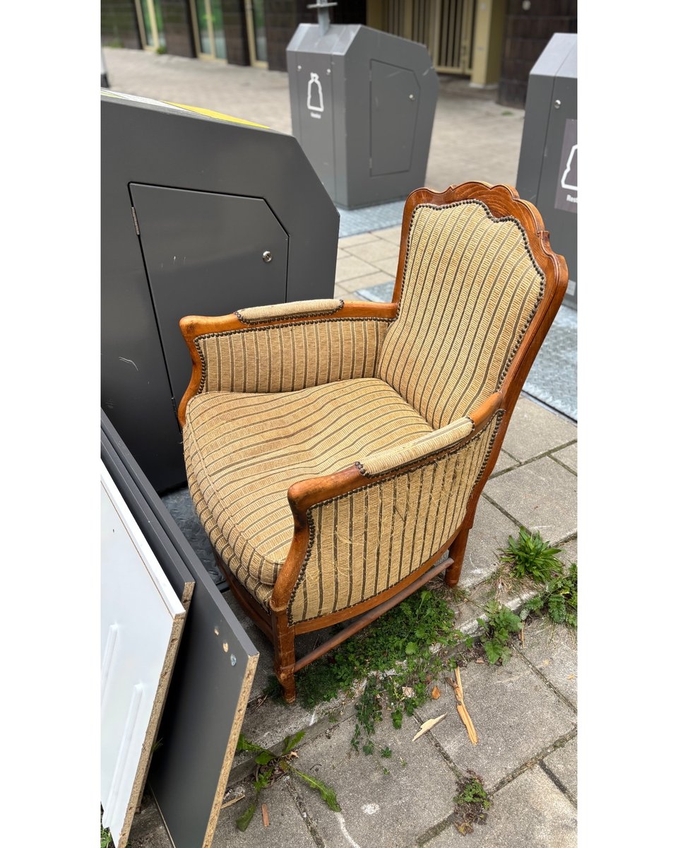 Prachtige oude stoel!