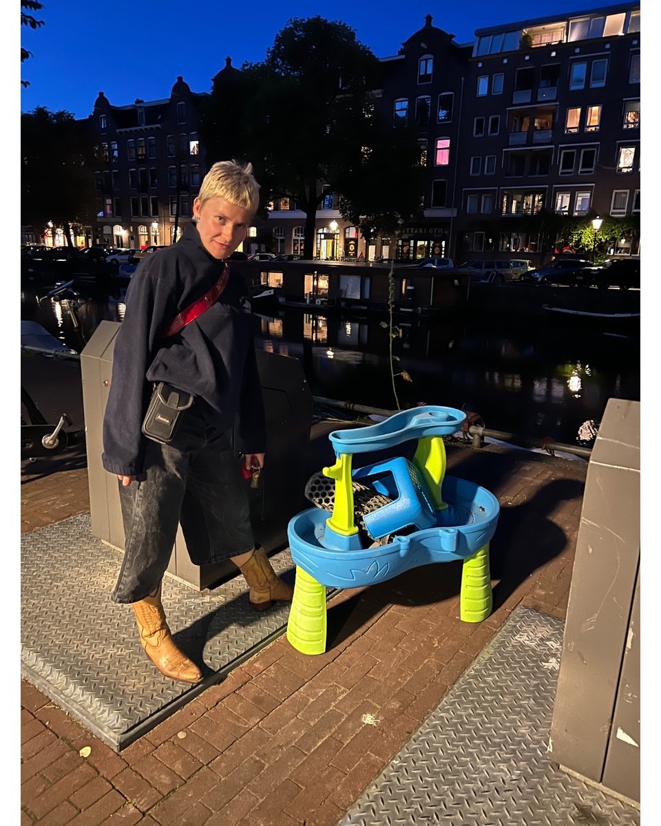 Super duper cool water toy