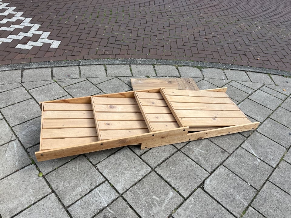 Shelves, laying flat, need screws tightened