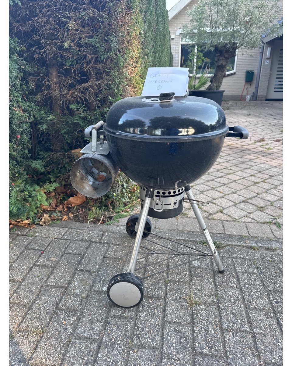 Used but perfect Weber bbq + firestarter