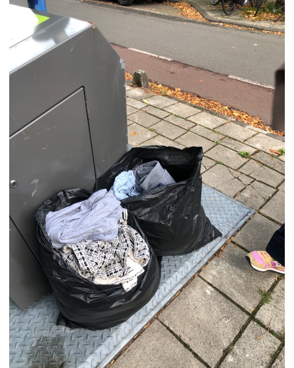 2 bags women’s clothes, mostly small