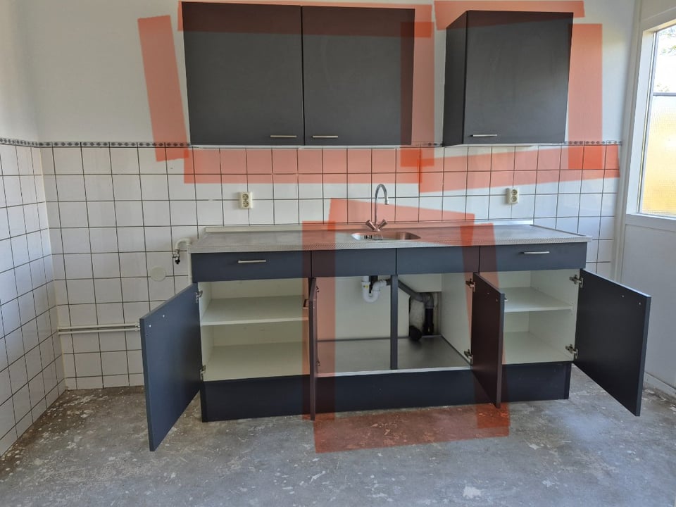 Free kitchen cabinets, have to be gone by Tuesday, close to wester park, only 5 steps