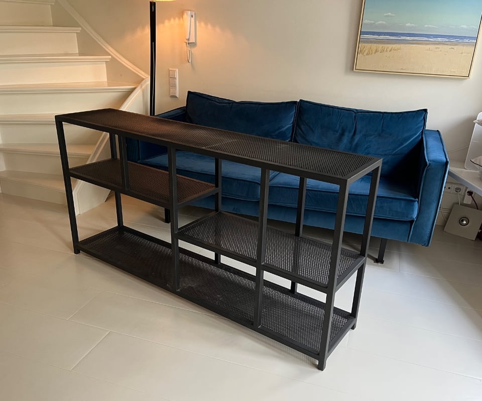 Steel bookshelf, perfect state.