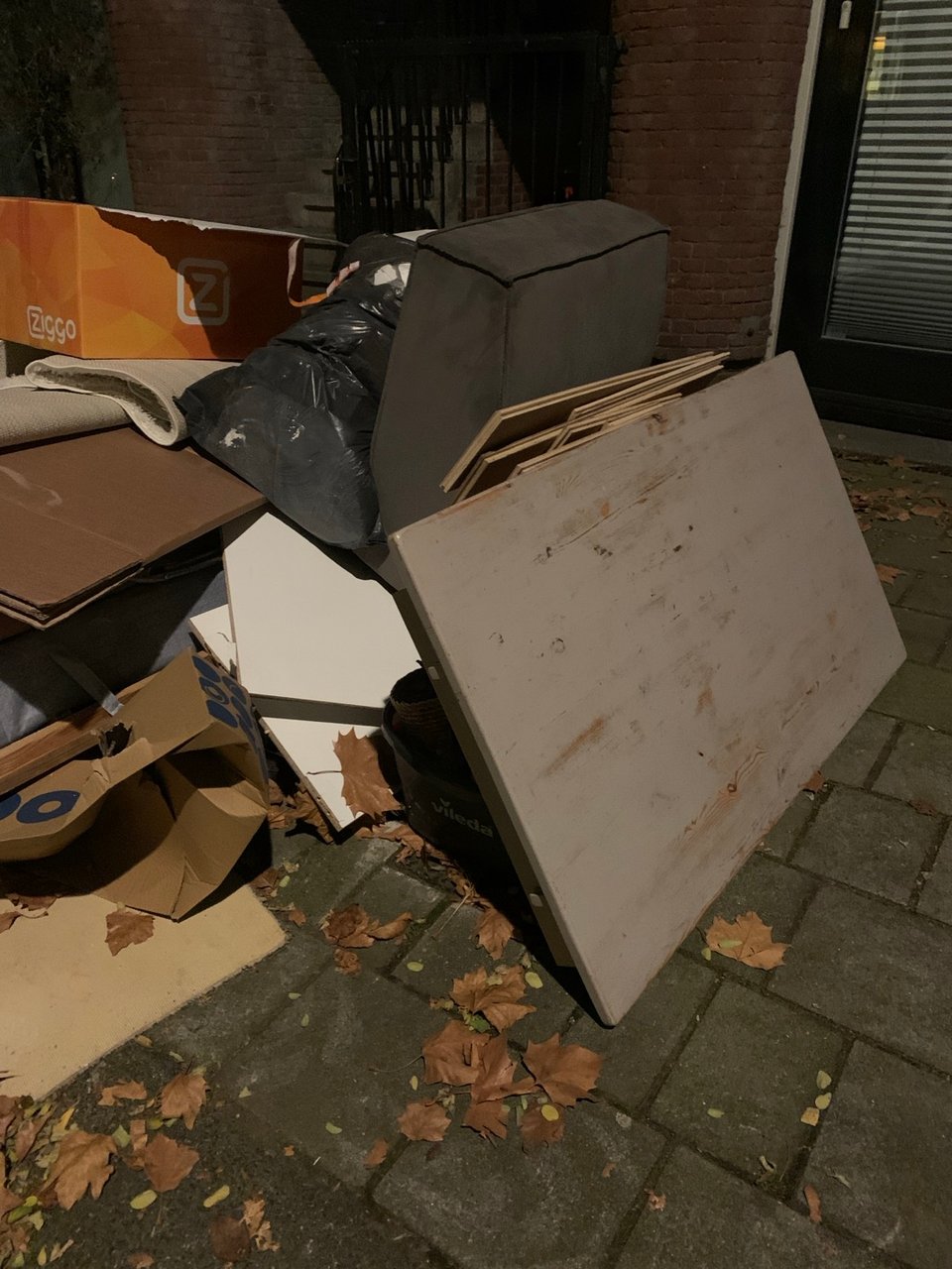 A table

The legs are in the pile i think