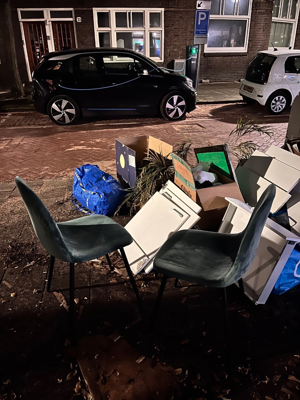 Two chairs in perfect condition 20:33