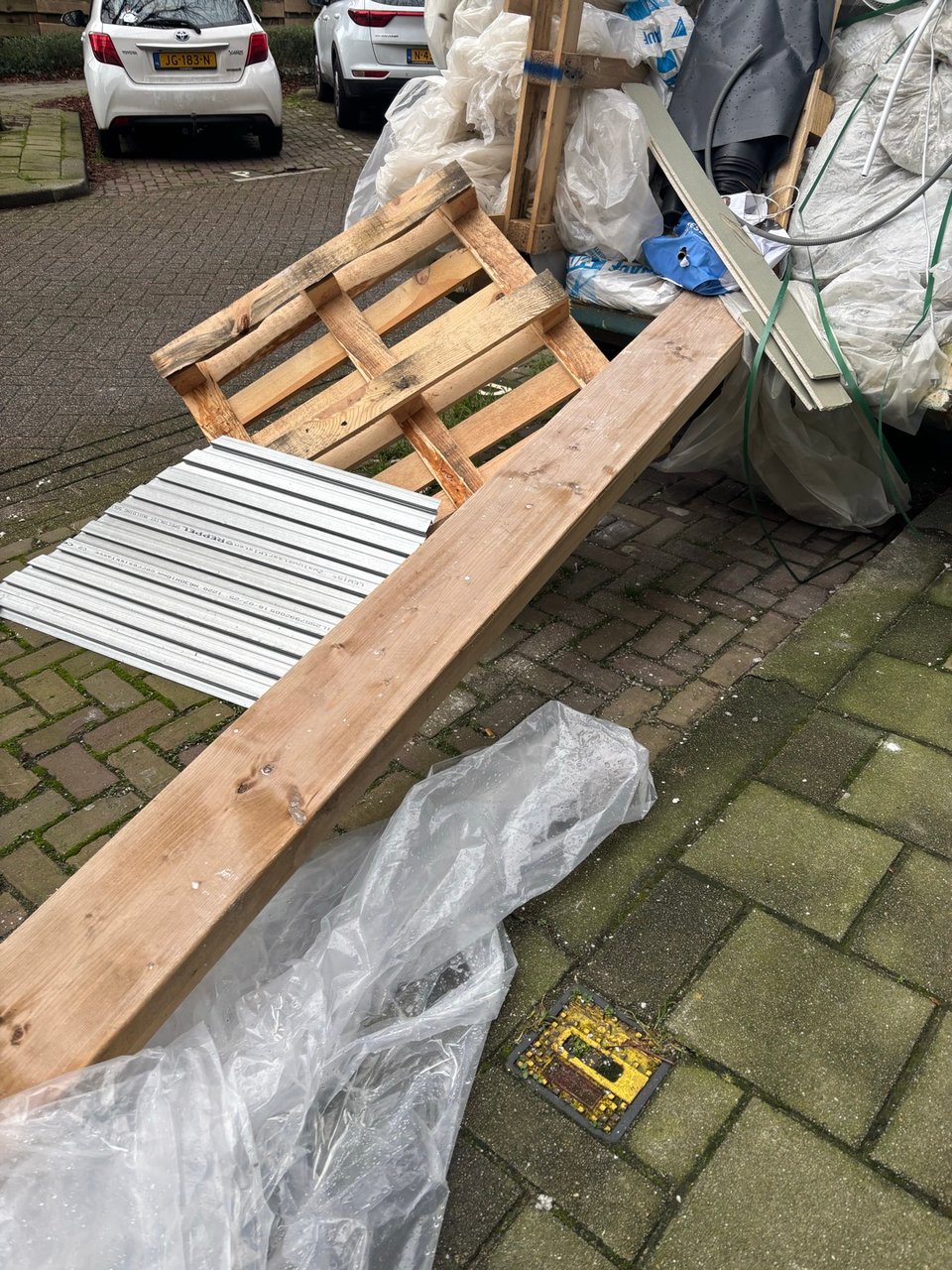 Solid piece of wooden beam 25x6cm 2m long.