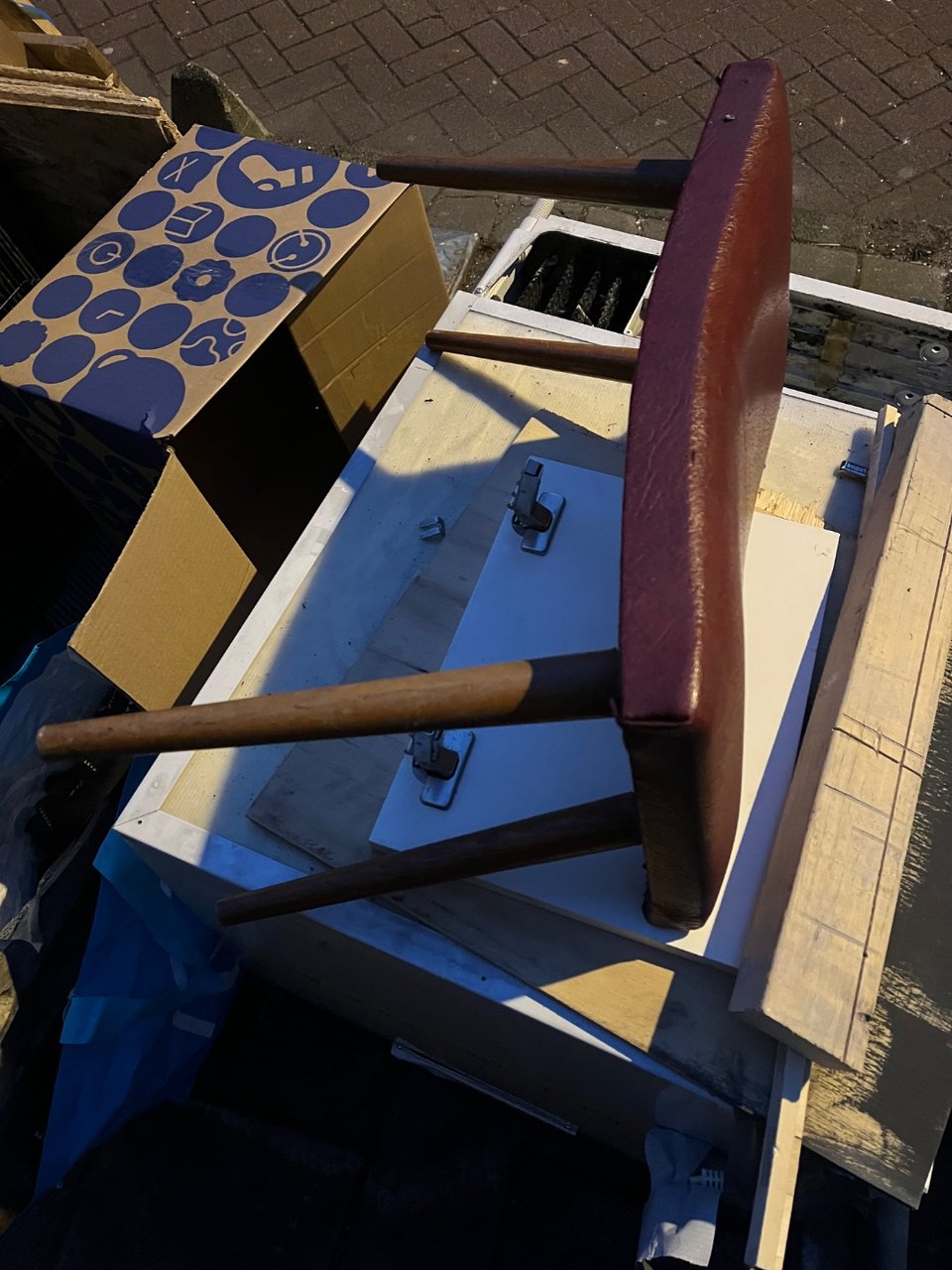 Maskers e.d. en tabouretje