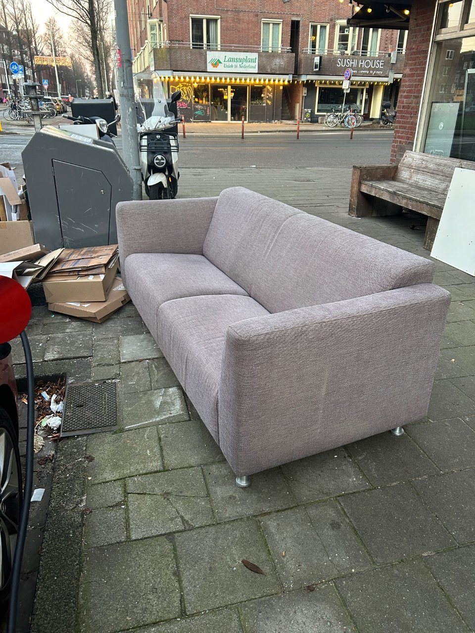 Niet veel gebruikte twee zits bank