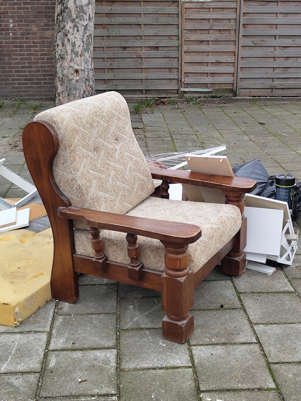Nice old wooden lounge chair, very good condition