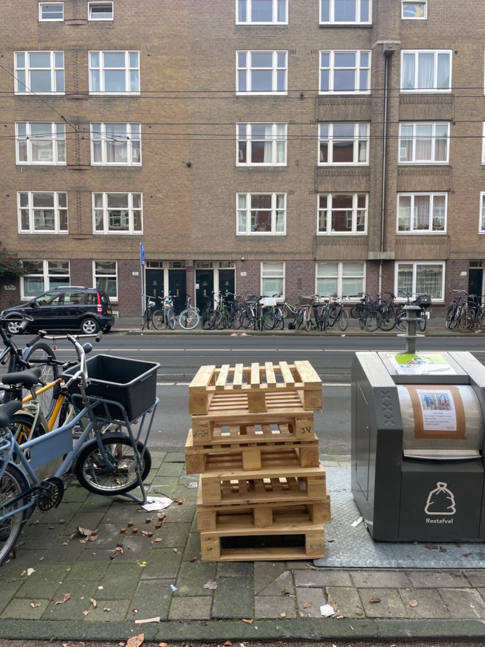 6 wooden square pallets