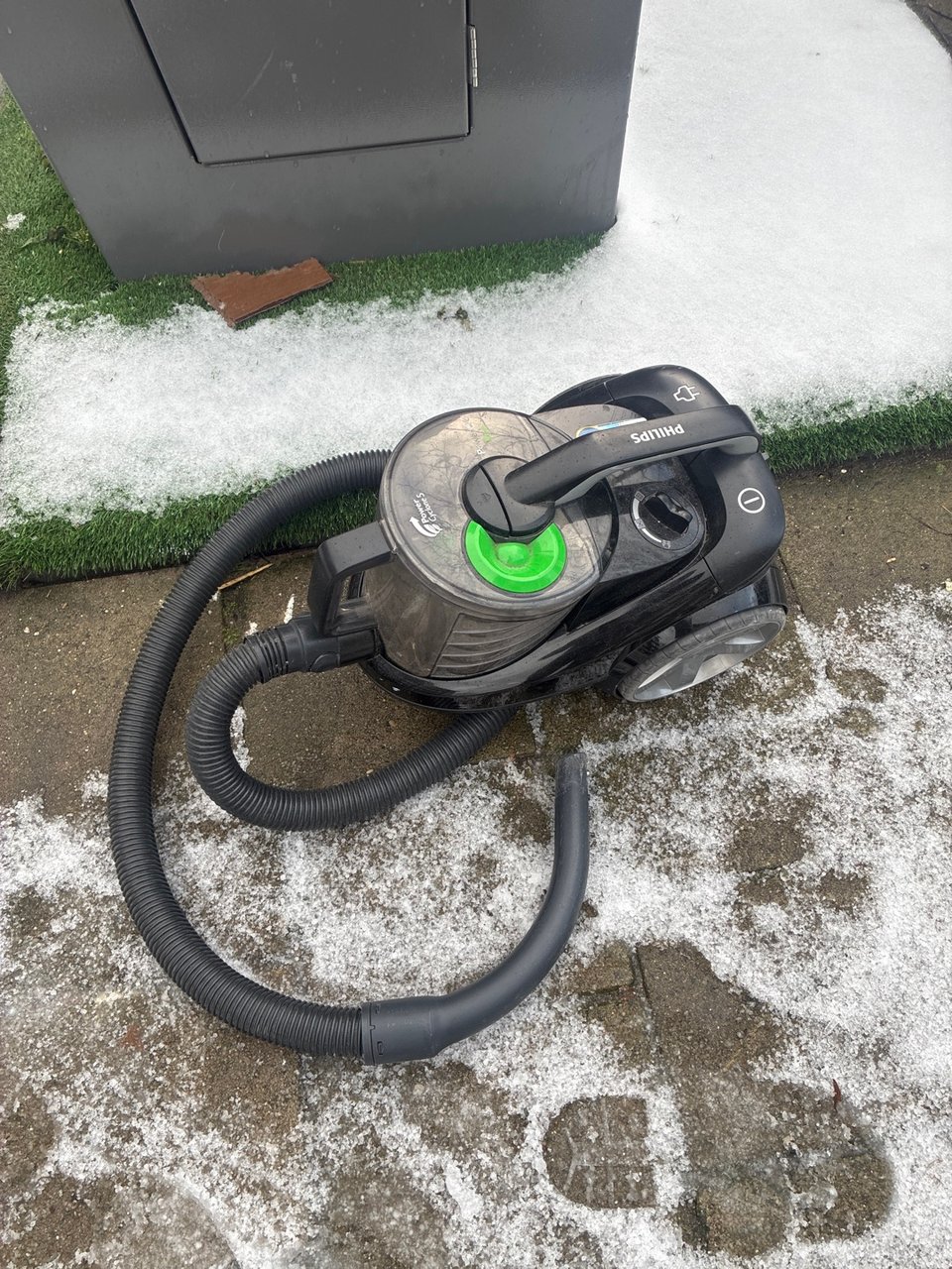 Working vacuum cleaner