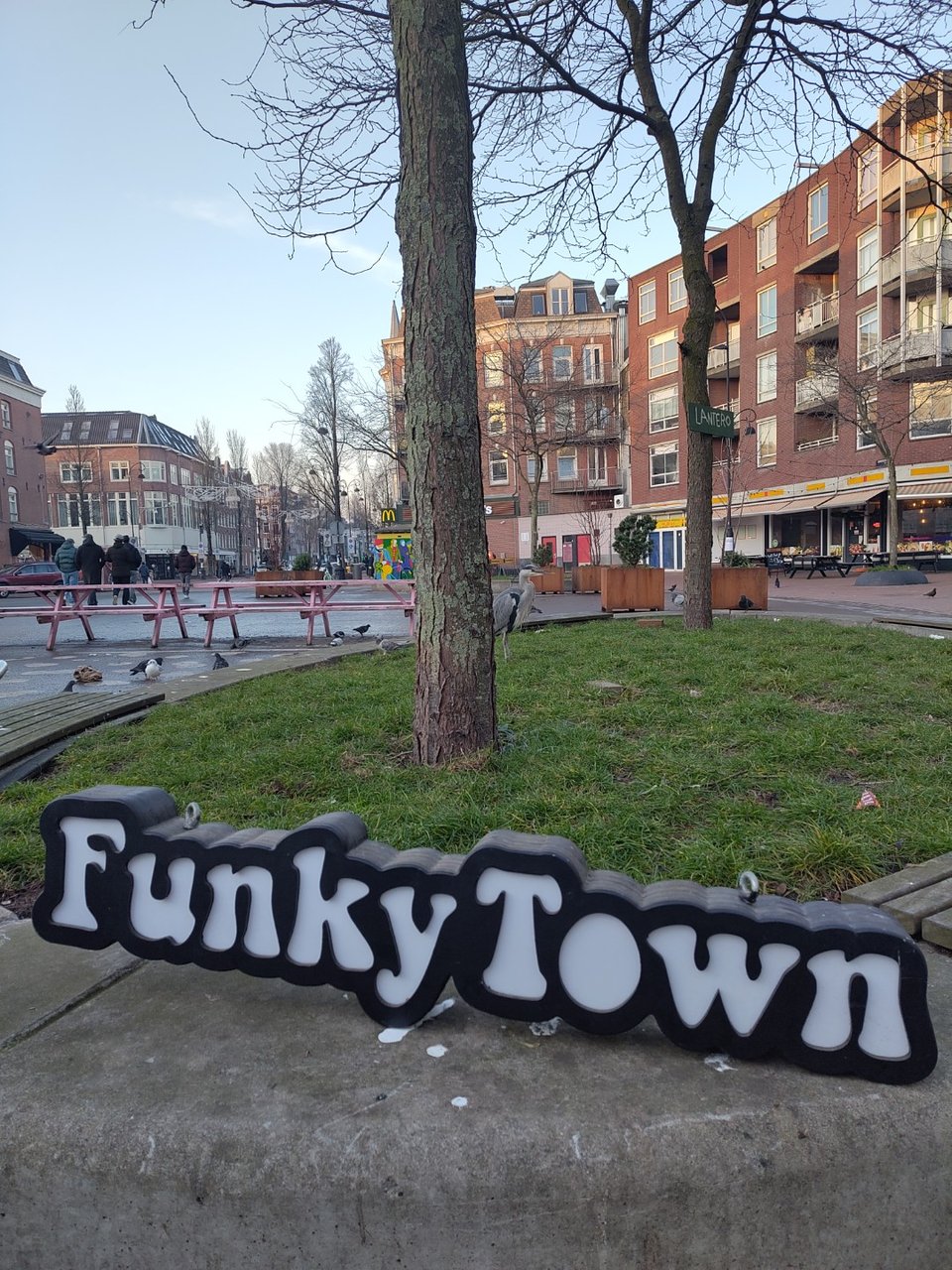 Funky town lamp!! Dapper plein!