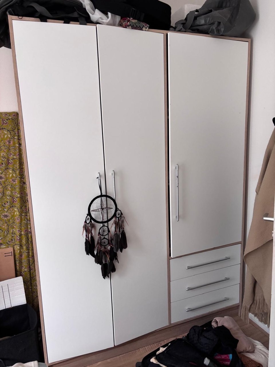 A storage with bed, mattresses, wardrobe and some more and kitchen utensils up for grabs at safe storage on Monday! 
They were meant for my apartment which eventually fell through - so everything is in great condition and it’s for free. I paid multiple hundred euros for everything. It just needs to all be emptied at once. Everything fits in a normal van.