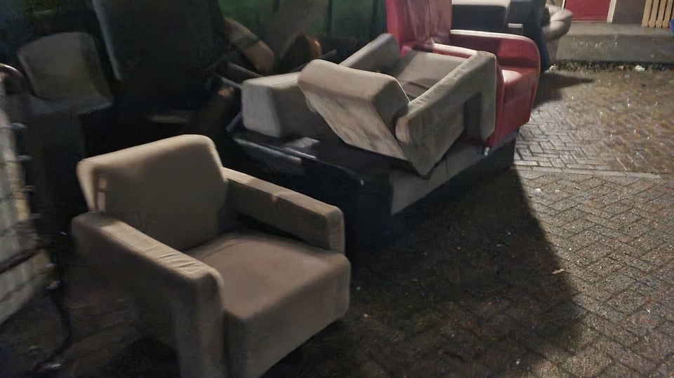 Many armchairs, chairs and sofa in good condition