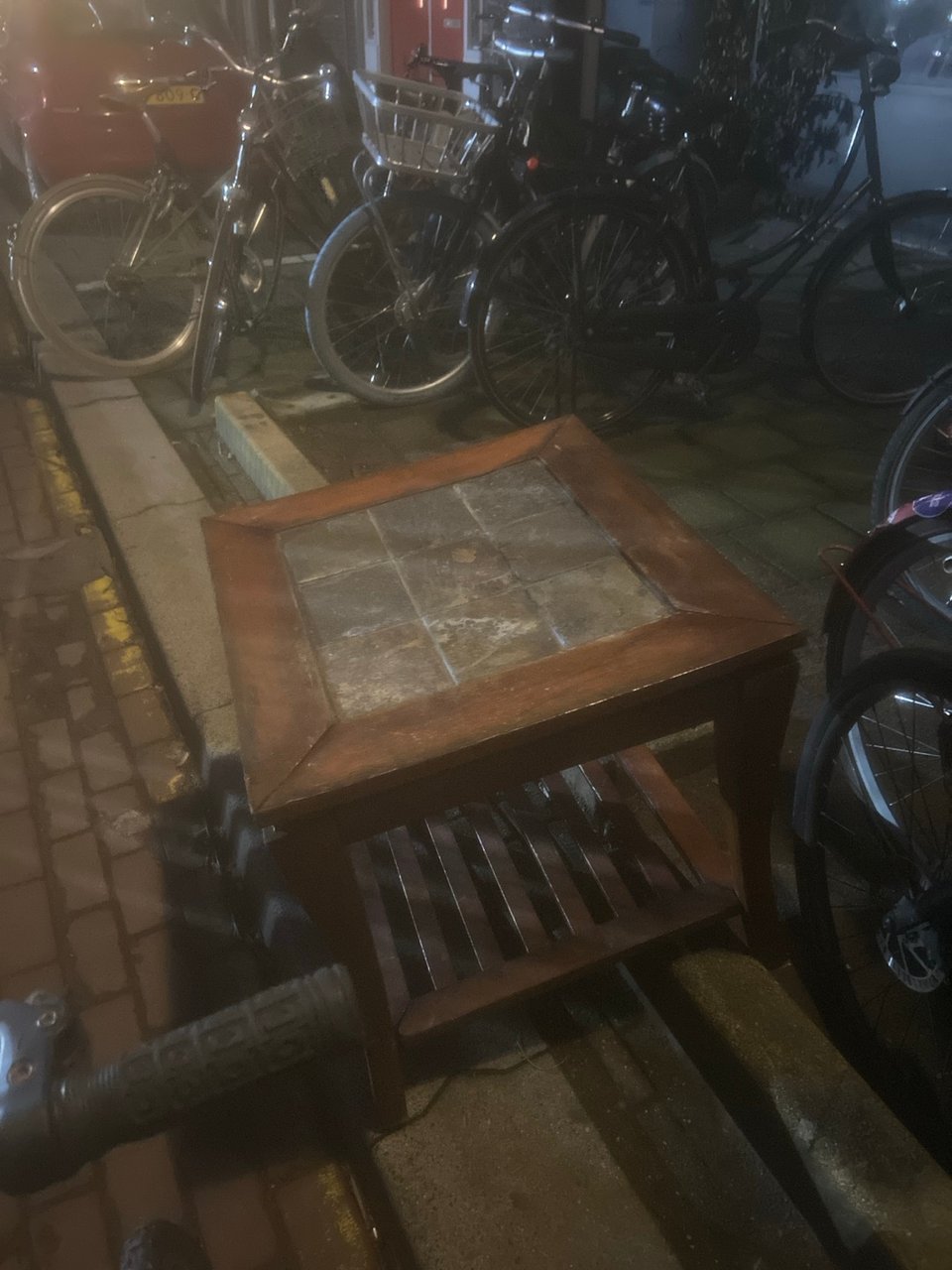 Sick as fuck table, would have taken it myself if i had a way to bring it home