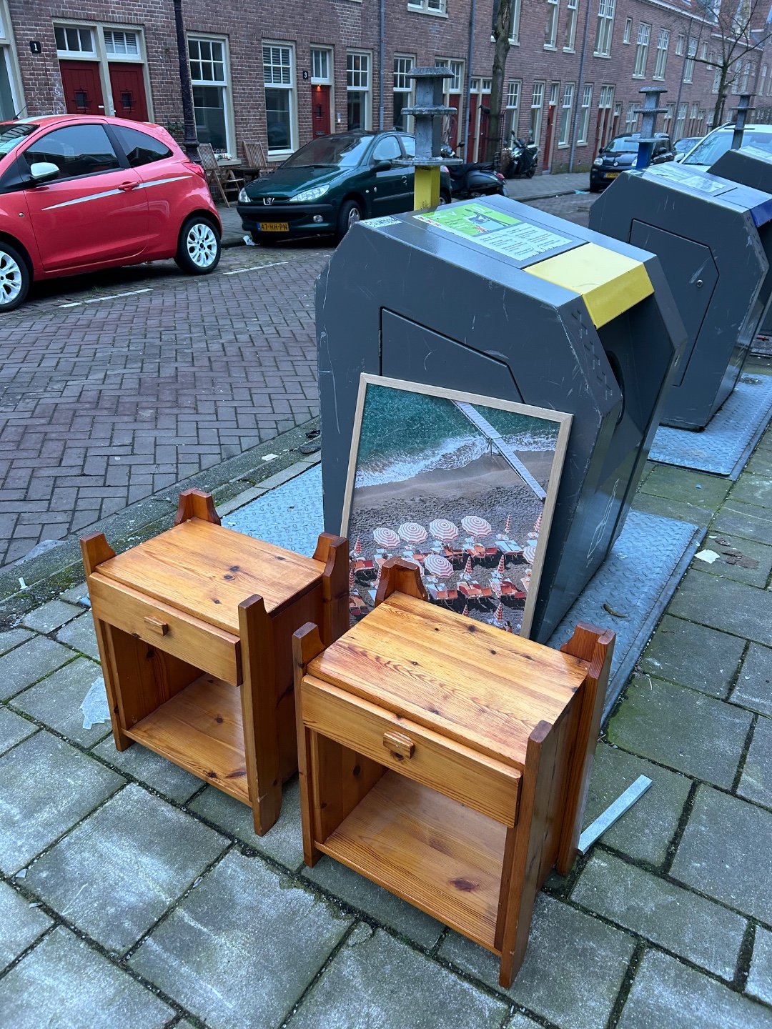 Nightstands + poster