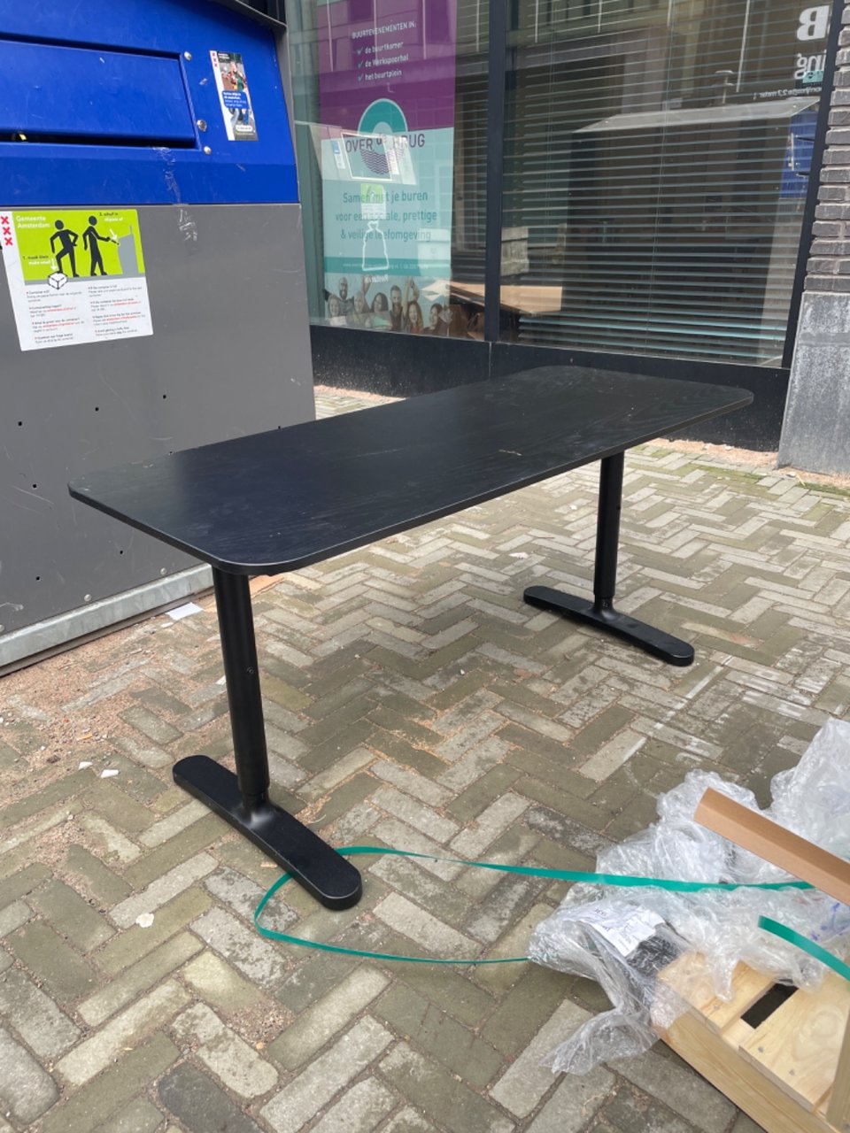 Table. Approx 55x130 cm