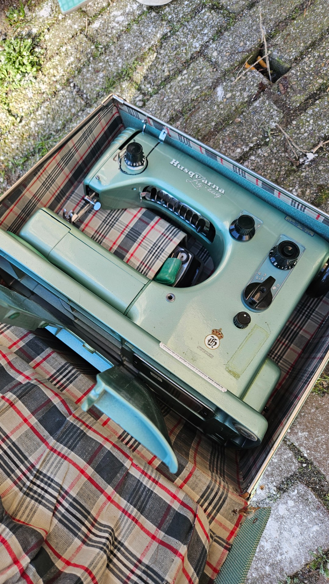 Husqvarna sewing machine viking zig zag (heavy!)