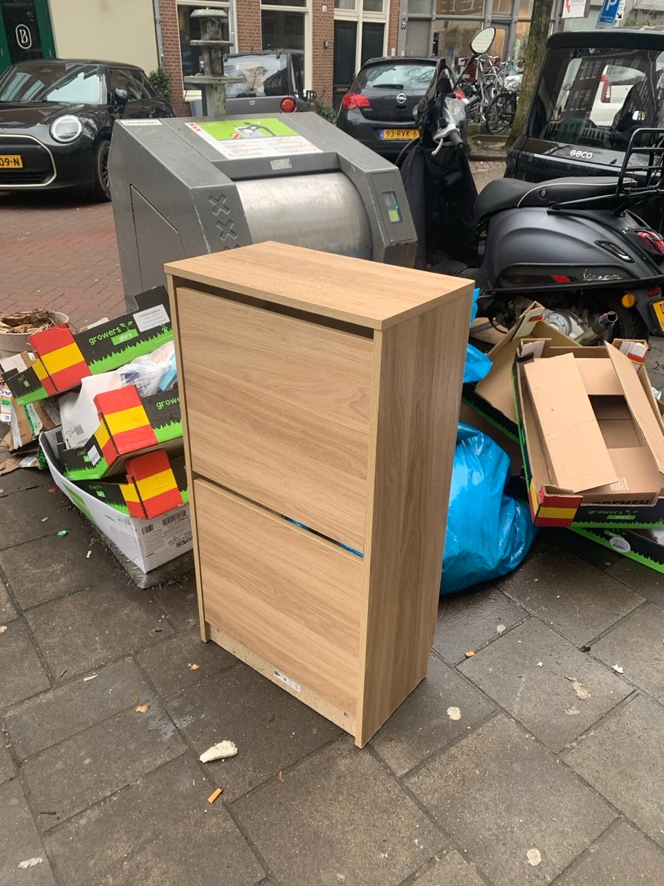 Shoe rack and plant pots