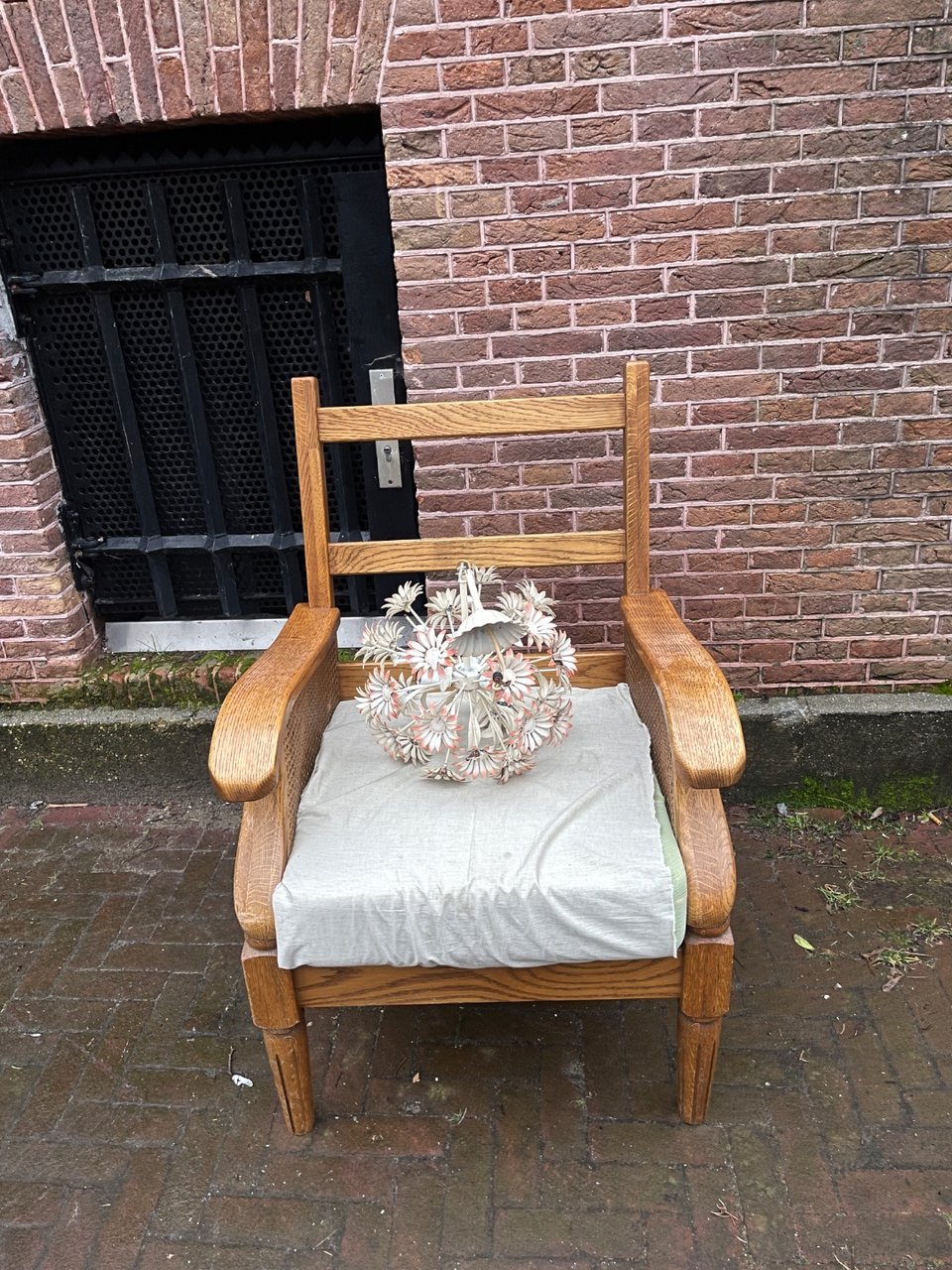 Wooden Seat and Flower Lamp