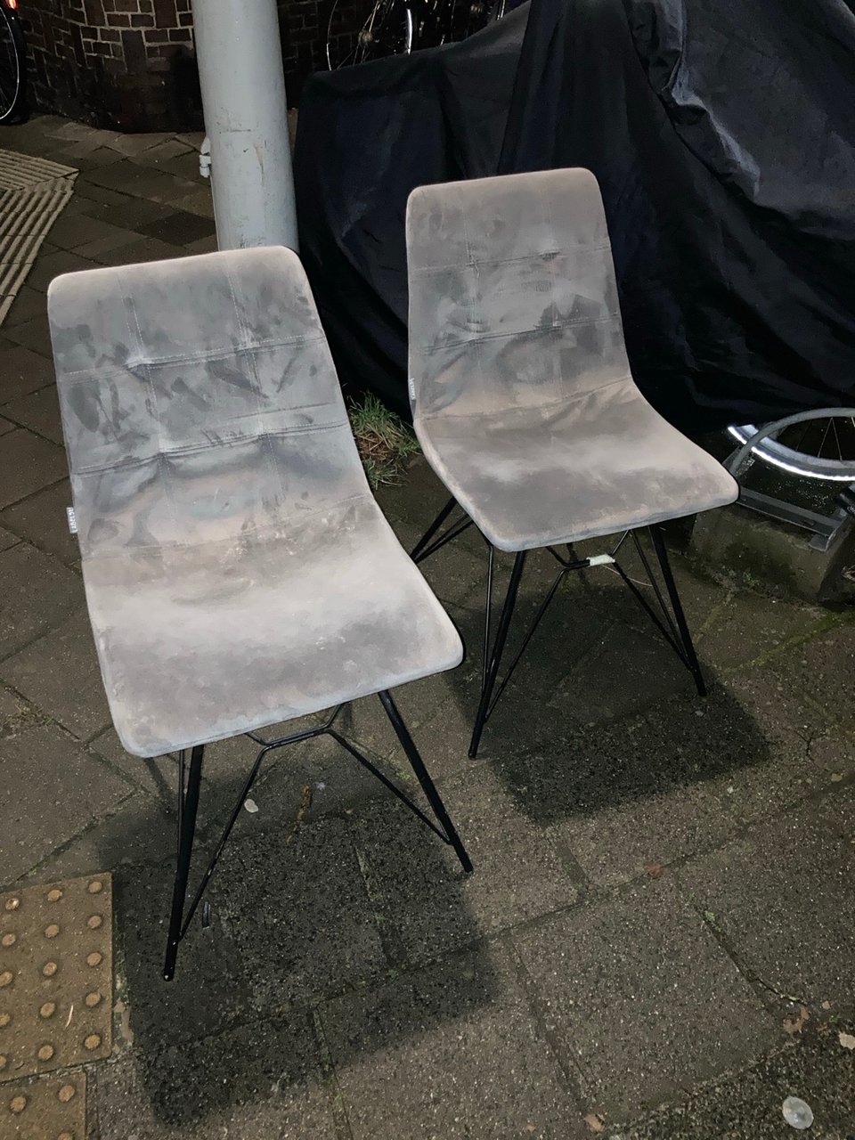 Chairs, beds and desk (upside down)