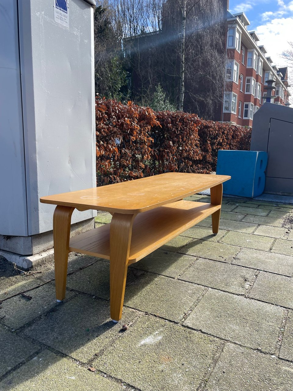 Salon tafeltje. Iets van 120x45 en 40cm hoog.