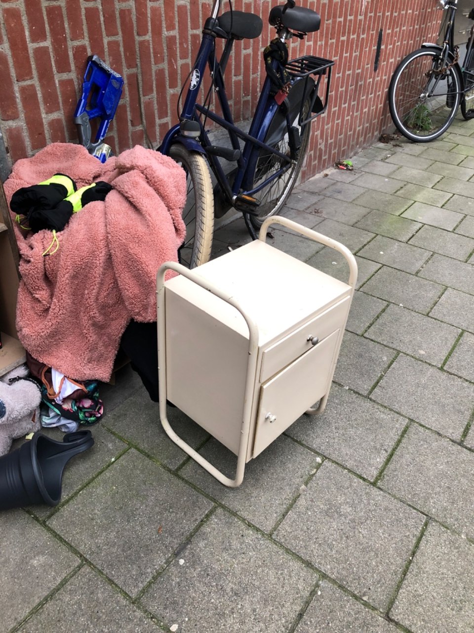 Nachtkastje/ bedside cupboard