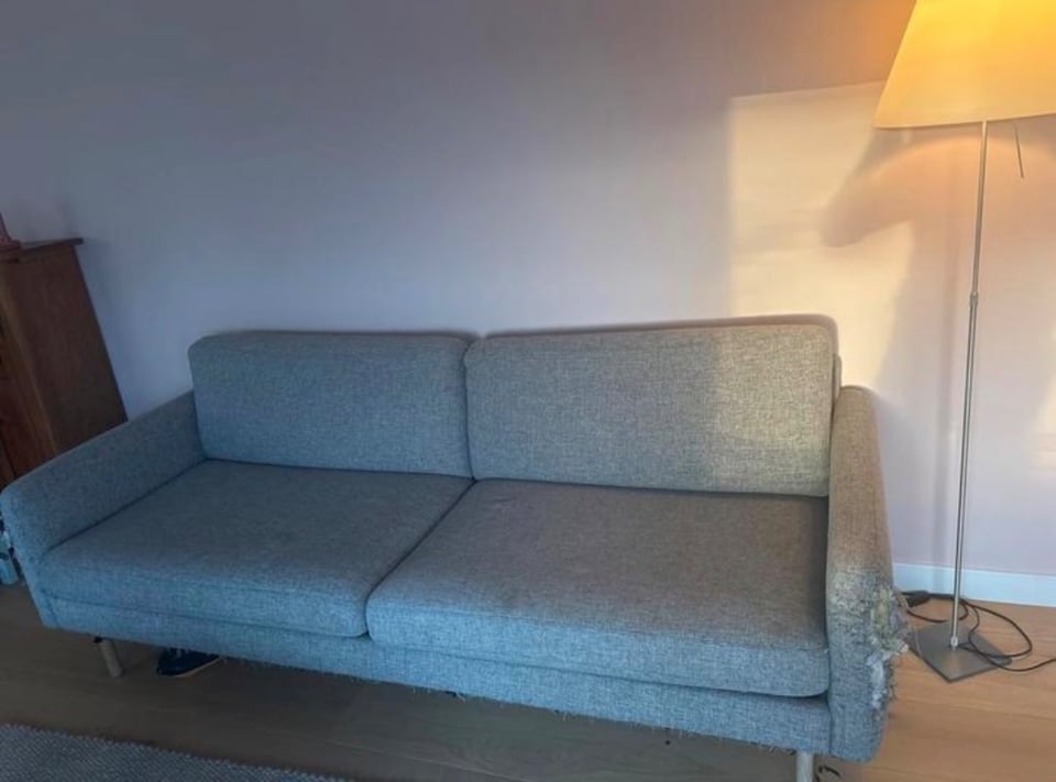 Bolia Scandinavia couch, eaten by cats.