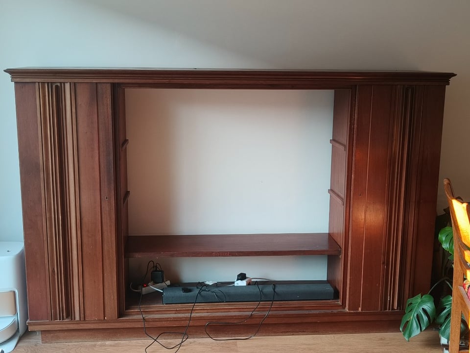 100yo Amsterdam style closet used as tv closet. Just needs some tlc...