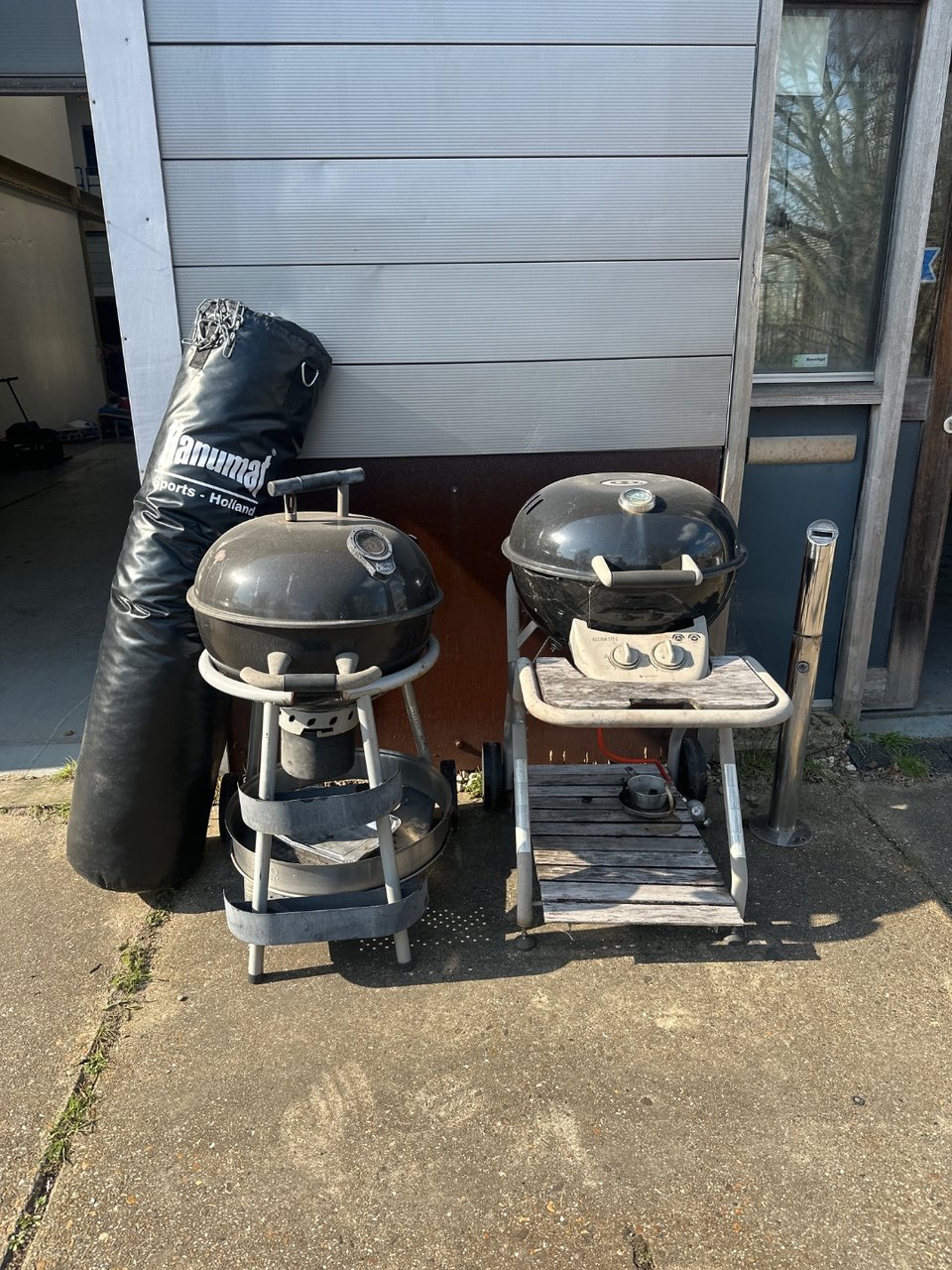 2x BBQ 1x bokszak 1x asbakpaal

Voor 19:00 ophalen