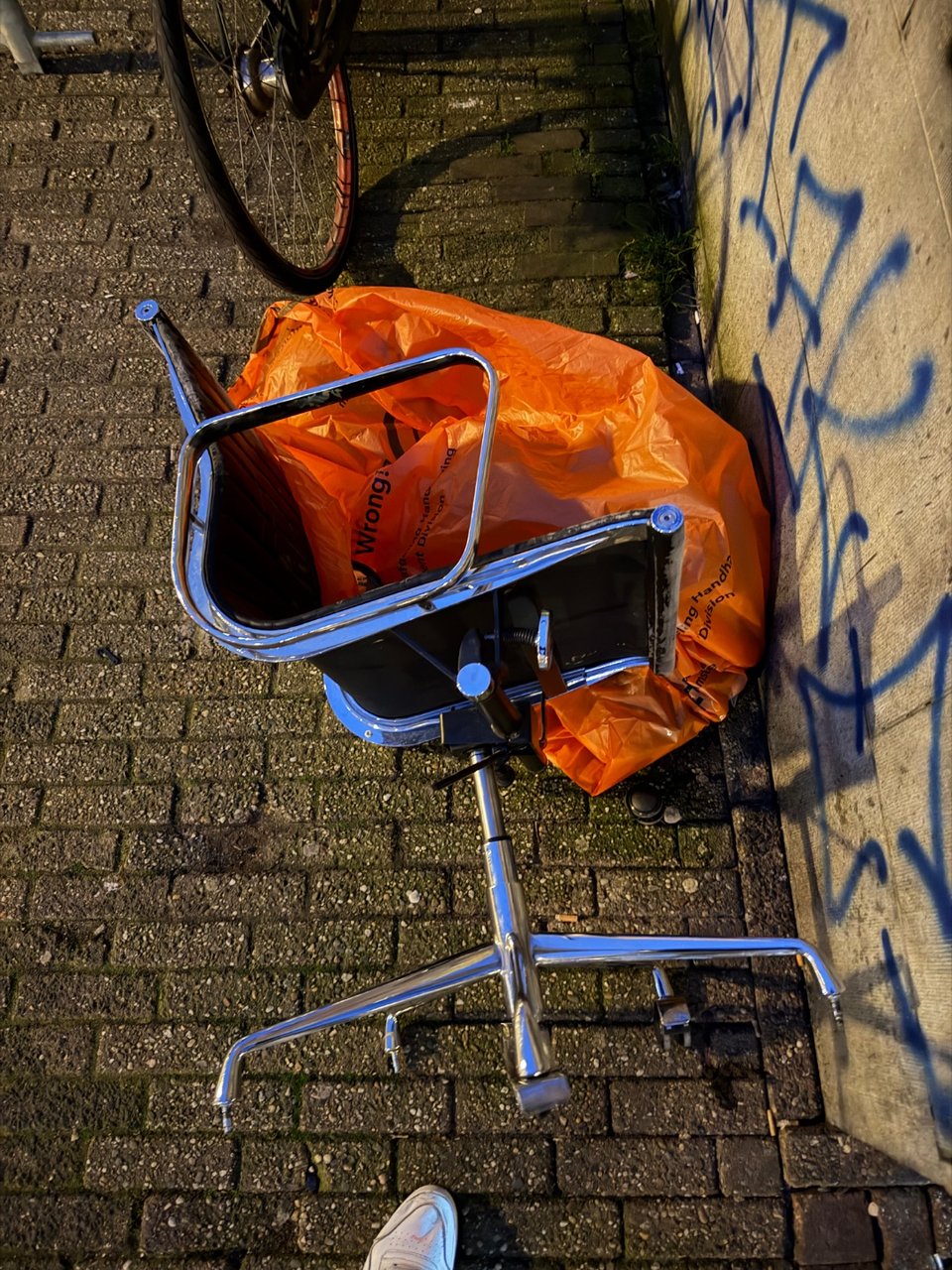 Amazing chair. Needs a little bit of love.