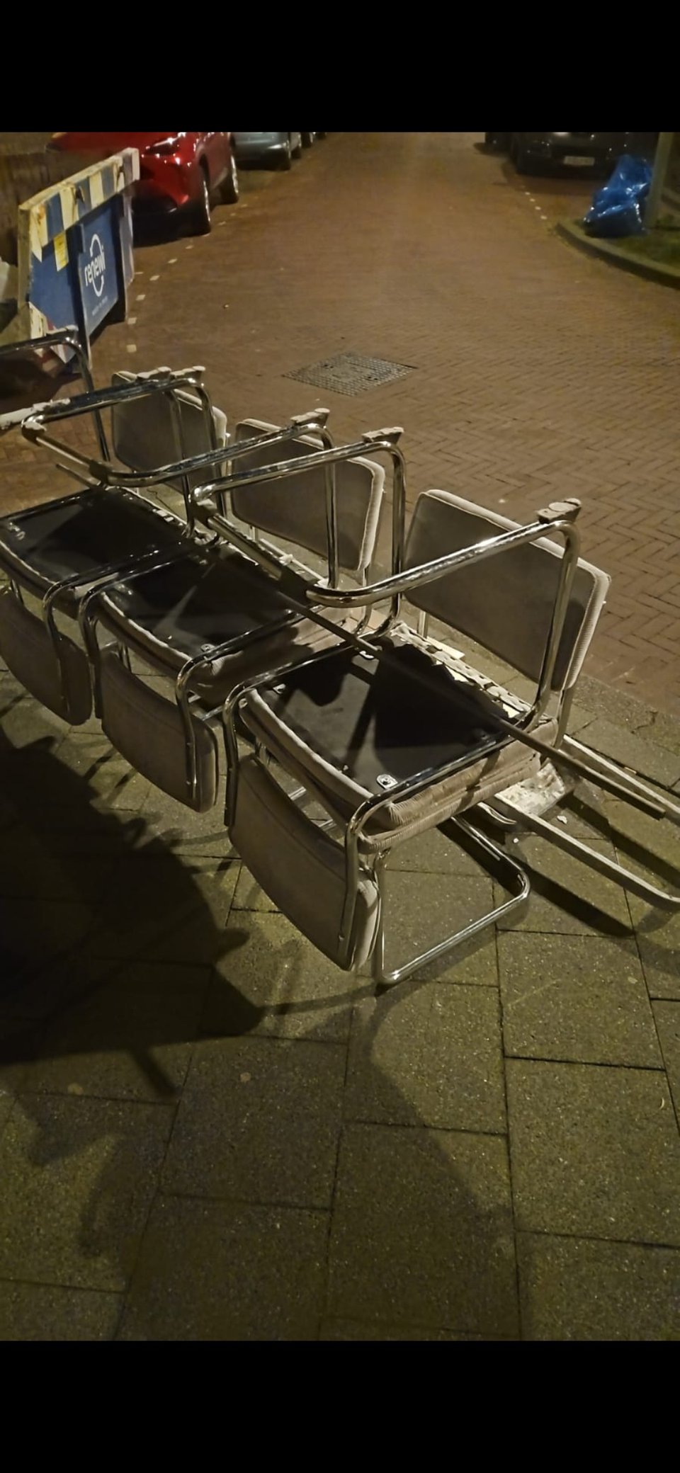 6 buisframe stoelen en een klus trap