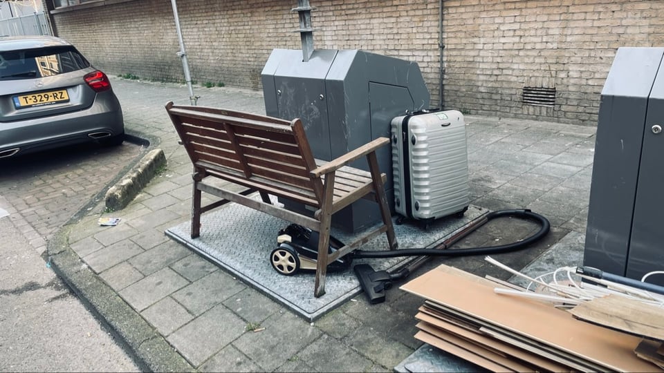 Garden bench, foldable, and rolkoffer