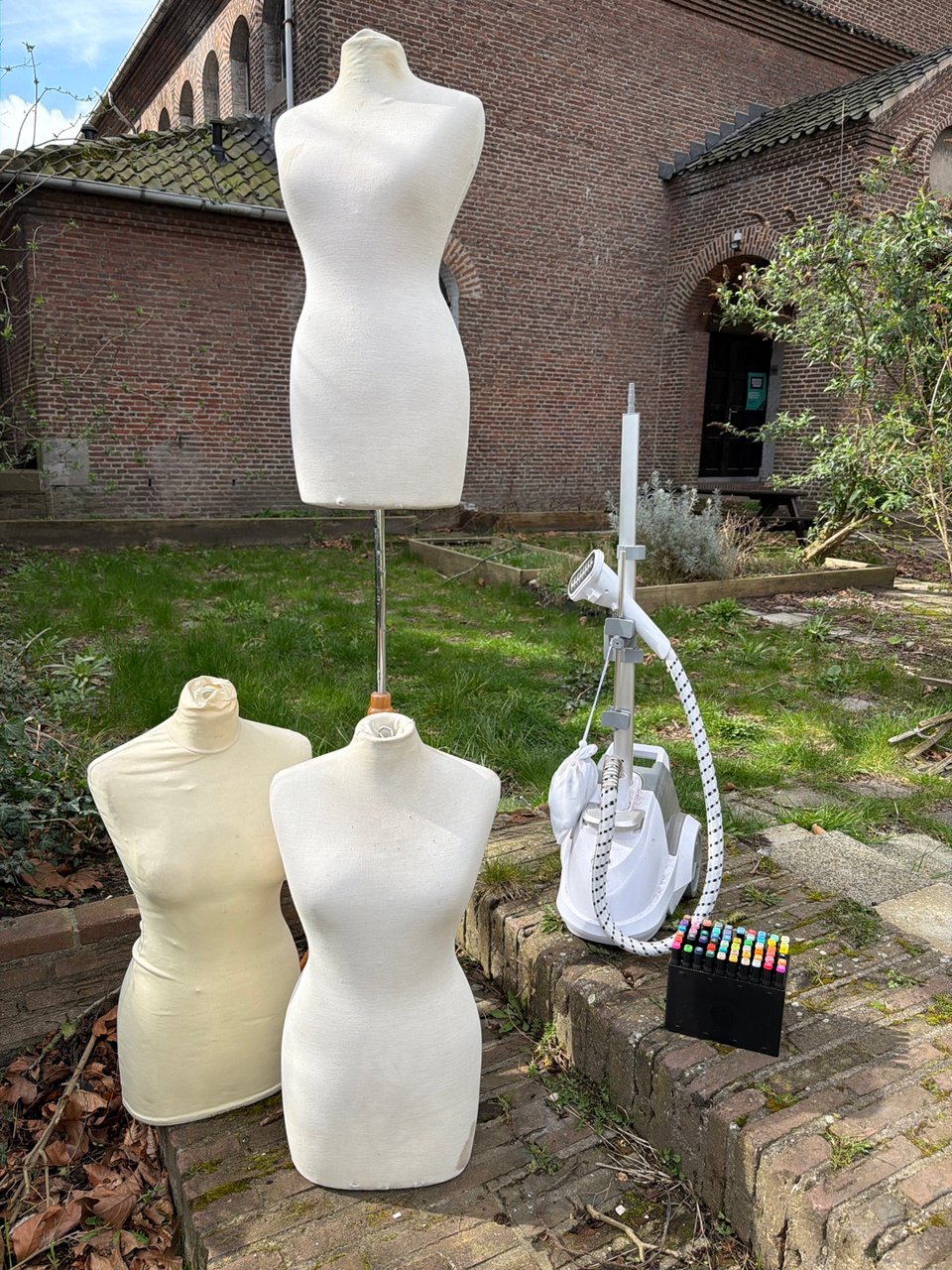 Paspoppen, stiften, stoommachine