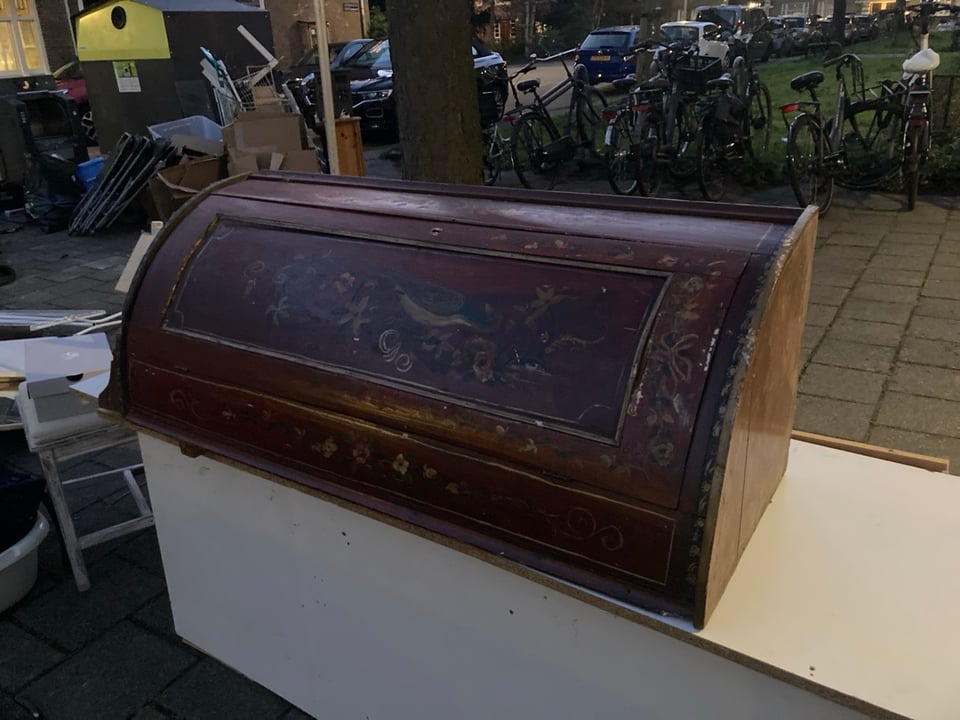 People moving, lots of stuff!