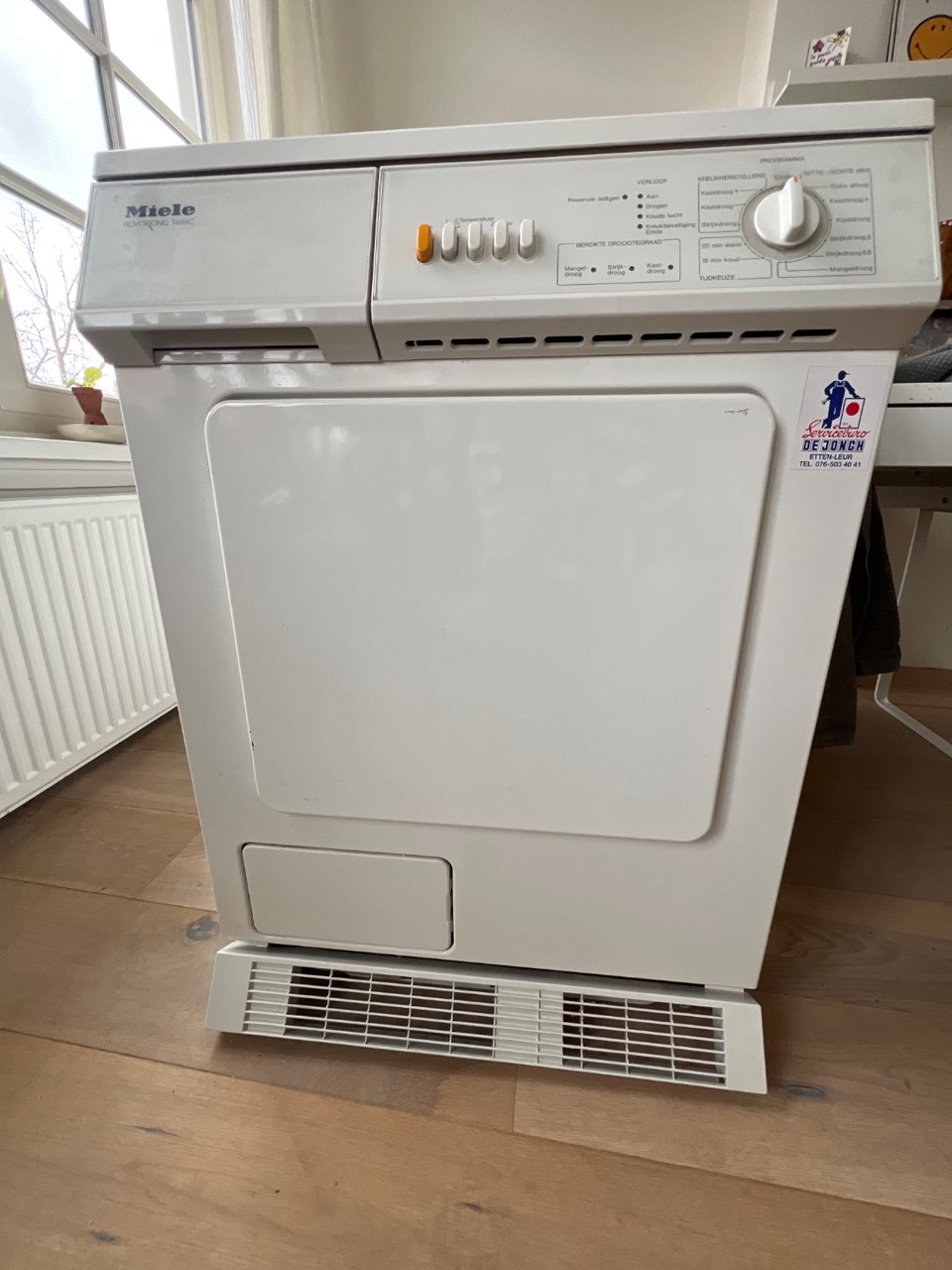 Werkende droger! 3 april rond 9:30 ophalen. Staat dan buiten ivm verhuizing