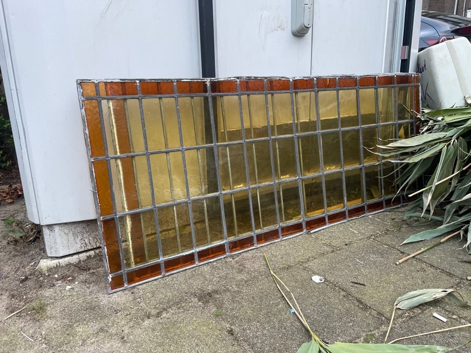 Glas in lood. Lijkt totaal maar 1 glaasje kapot