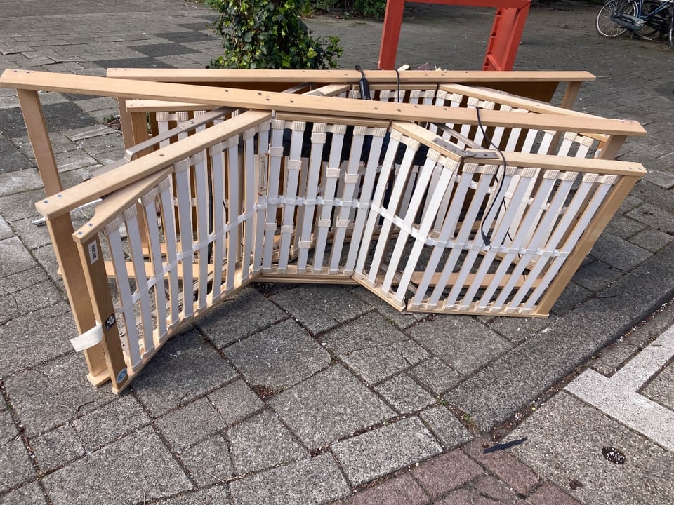 Elektrische lattenbodems met ombouw, 2x 90 bij 200